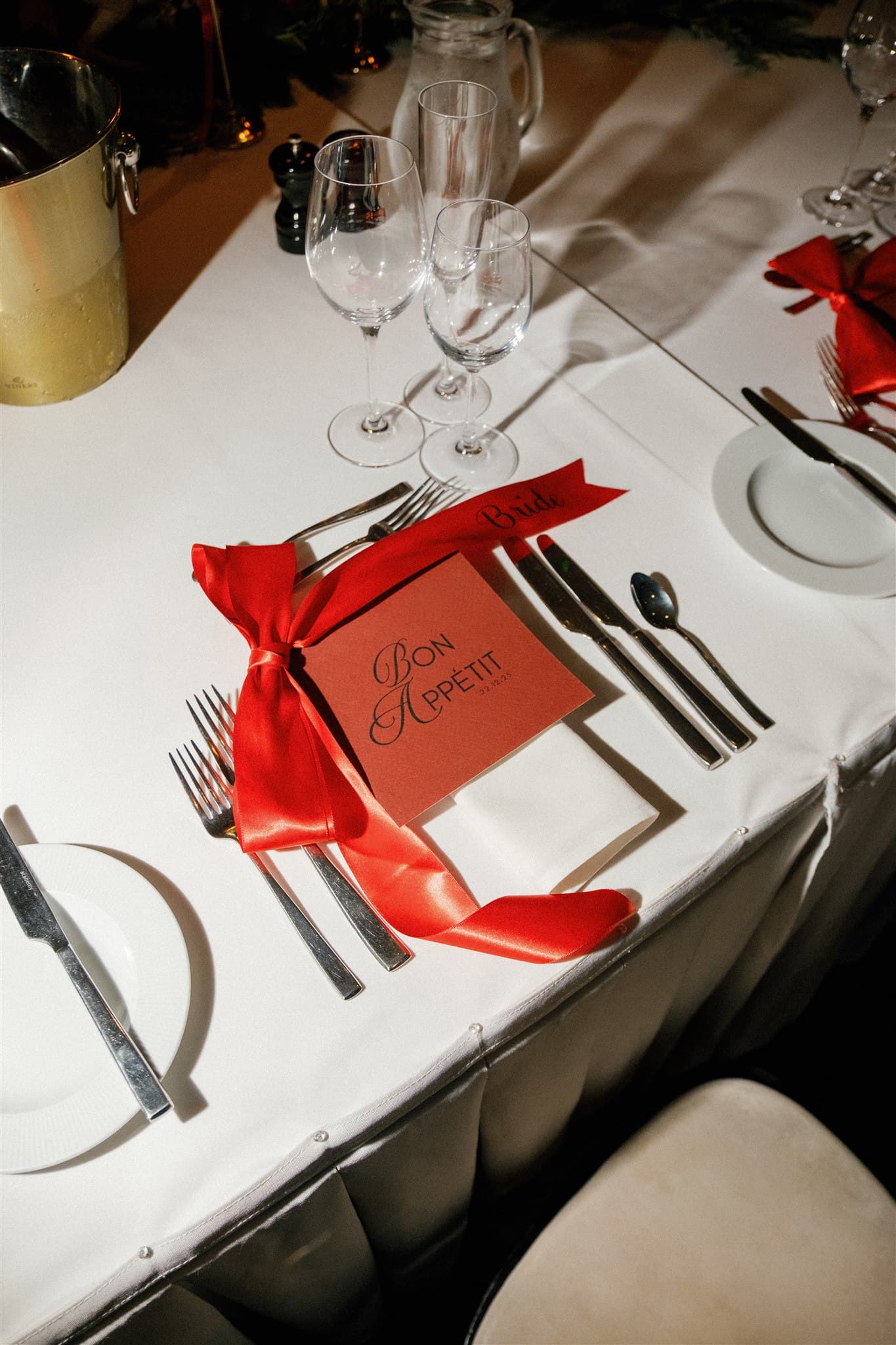 Beth-and-matt-modern—black-tie-december-wedding-christmas—film-analog-wales-sant-ffraed-house