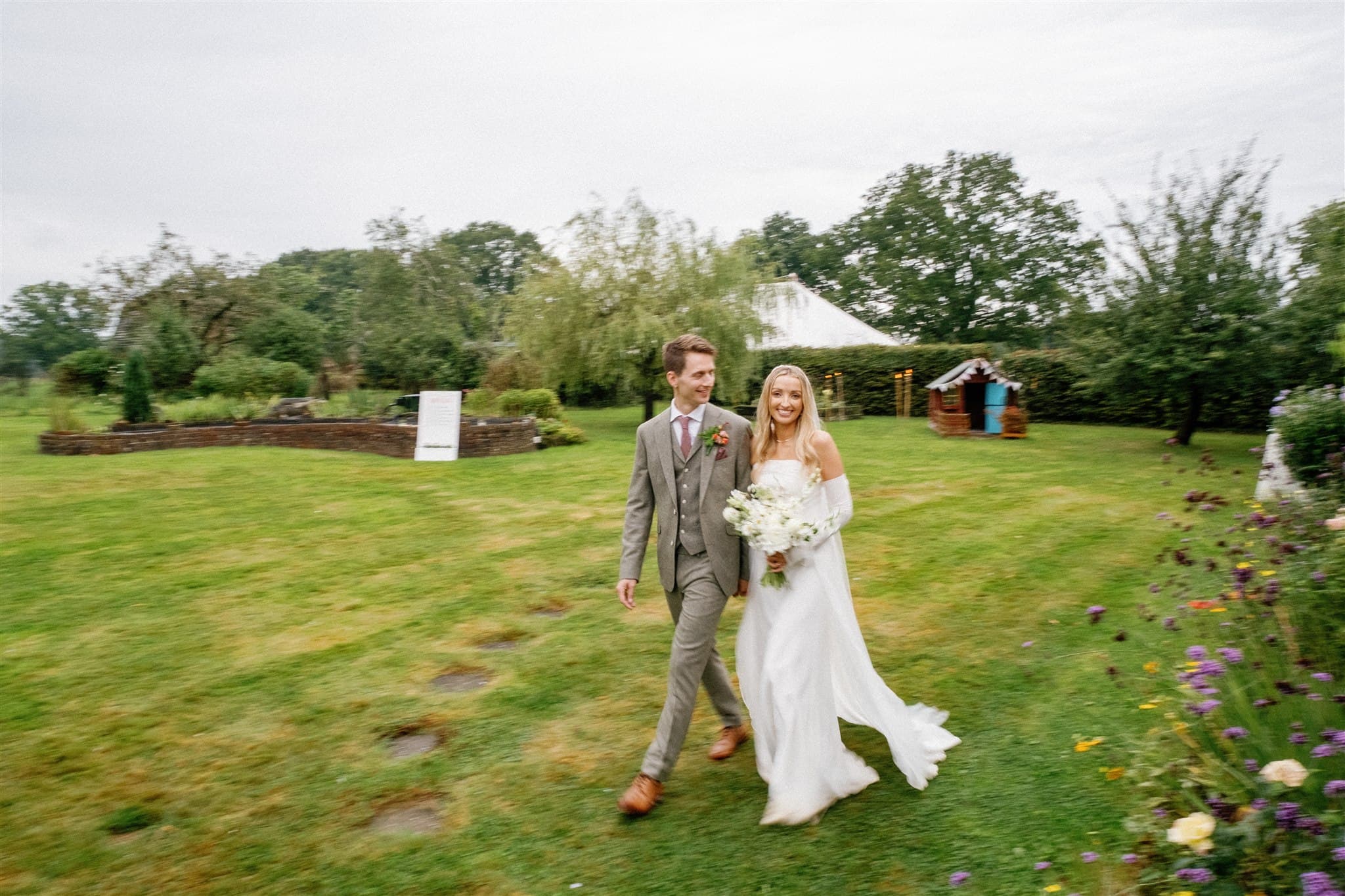 london-bristol-uk-wedding-photographer-film-analog-natural-candid-alternative-modern-colourful